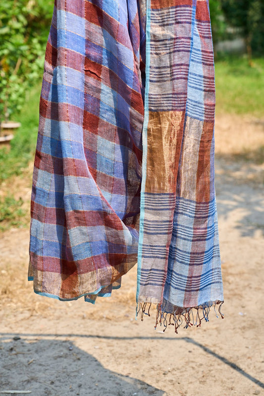 Handwoven Linen Saree – Indigo & Maroon Checks with Zari Pallu – handcrafted linen – Handcrafted in India