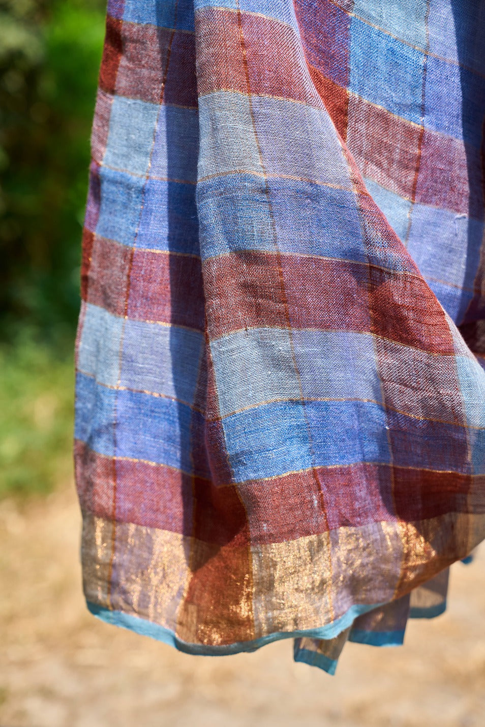 Handwoven Linen Saree – Indigo & Maroon Checks with Zari Pallu – handcrafted linen – Handcrafted in India