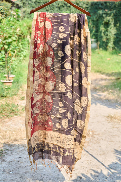 multicolor; gold; floral; red; black silk Black Chanderi Silk Dupatta with Red Lotus Kalamkari - Lotus Harmony by Label A